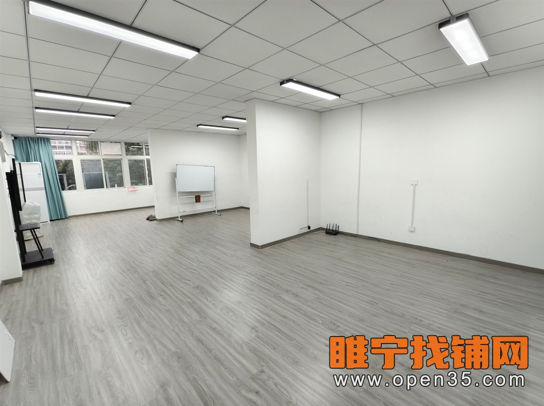 睢宁实小幼儿园对面精装修店铺转租