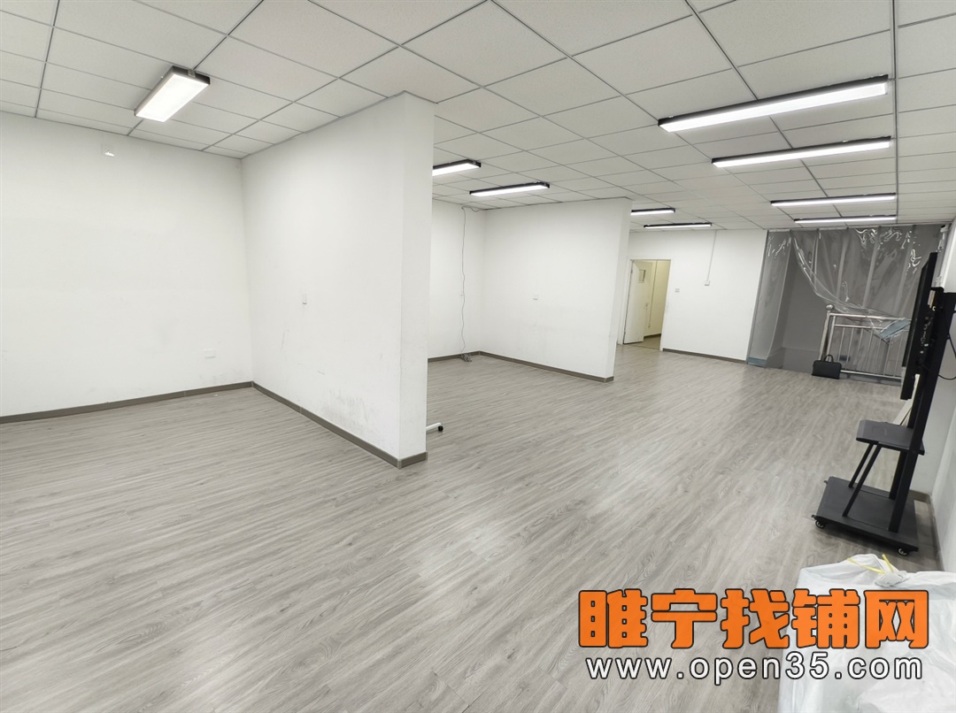 睢宁实小幼儿园对面精装修店铺转租