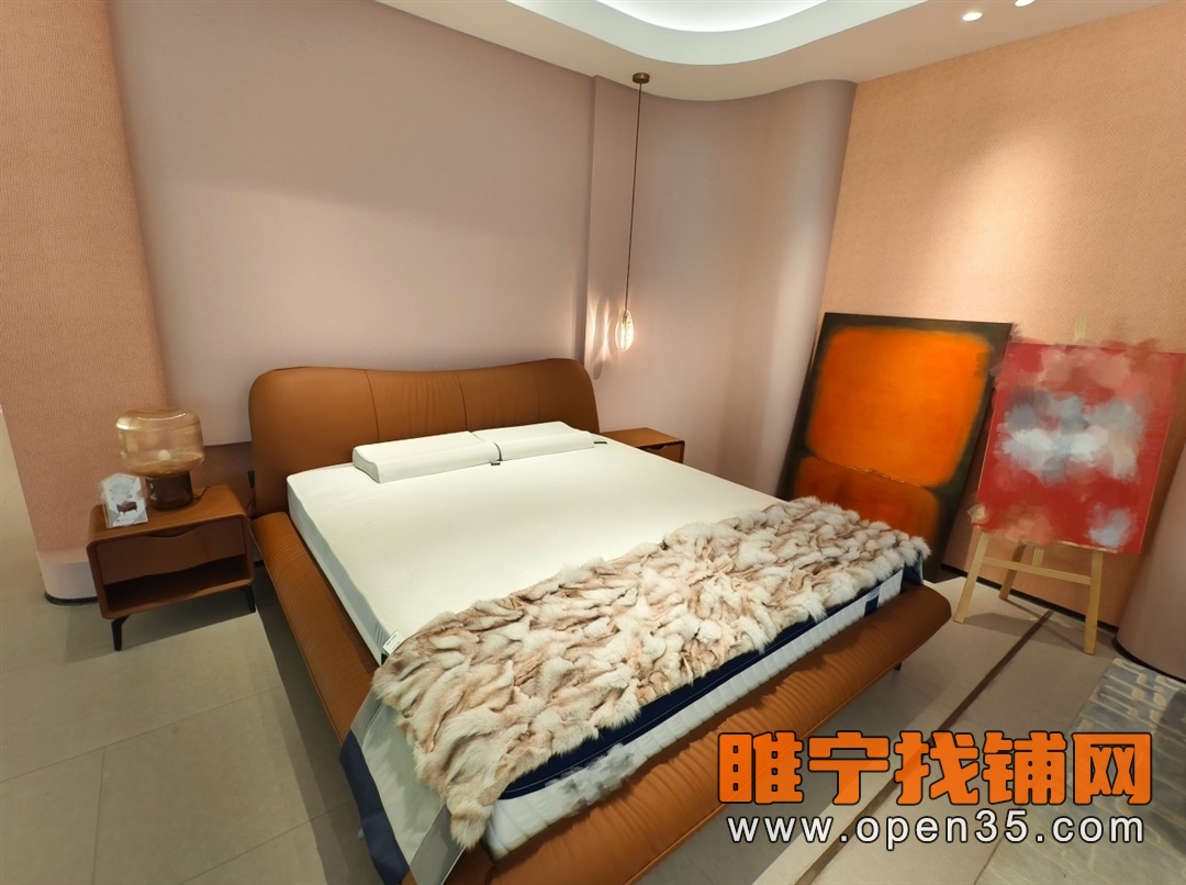 睢宁新城区商业中心100多万新装修品牌家具店低价转让