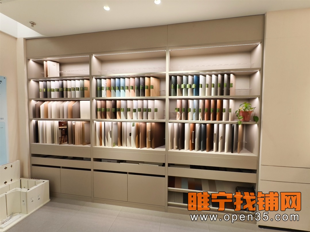 睢宁新城区商业中心100多万新装修品牌家具店低价转让