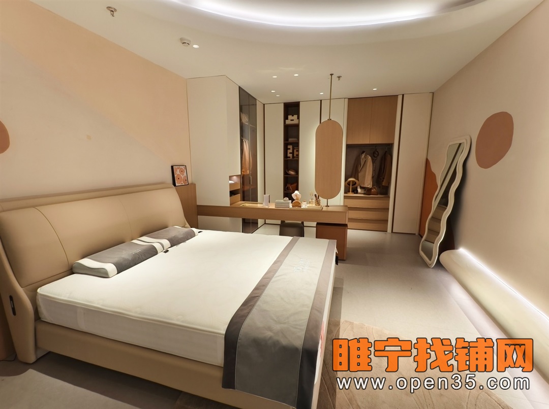 睢宁新城区商业中心100多万新装修品牌家具店低价转让